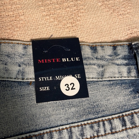 Brand New ~ Miste Blue Button Fly Capris - Picture 5 of 6